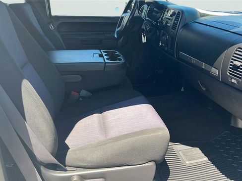 Used 2011 GMC Sierra 3500 SLE w/ SLE Preferred Package AWD/4WD image 13
