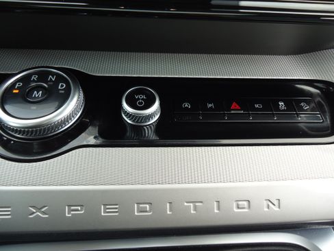 Used 2025 Ford Expedition Max Active AWD/4WD image 20