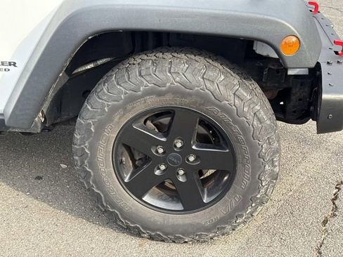 Used 2017 Jeep Wrangler Unlimited Sport image 7