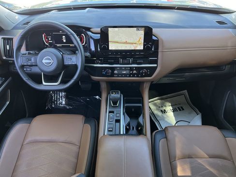 Certified 2025 Nissan Pathfinder Platinum w/ Cargo Package FWD image 9