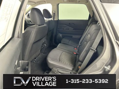 Used 2023 Nissan Pathfinder S AWD/4WD image 19