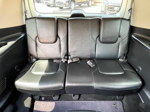 Used 2024 Nissan Armada Platinum w/ Captain's Chairs Package RWD image 14