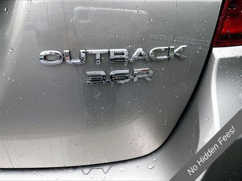 Used 2017 Subaru Outback 3.6R Limited AWD/4WD image 8