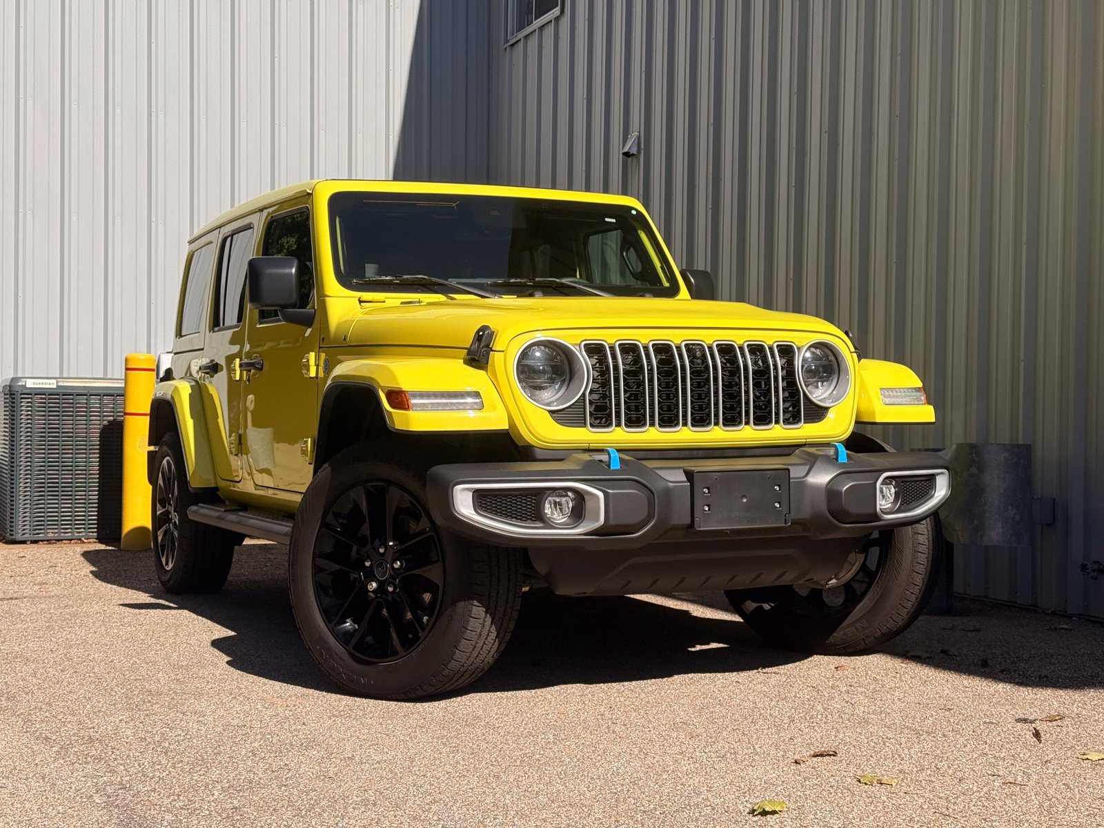 Used 2024 Jeep Wrangler Unlimited Sahara w/ Technology Group AWD/4WD image 21