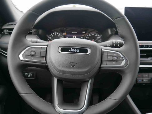 New 2026 Jeep Compass Latitude image 29