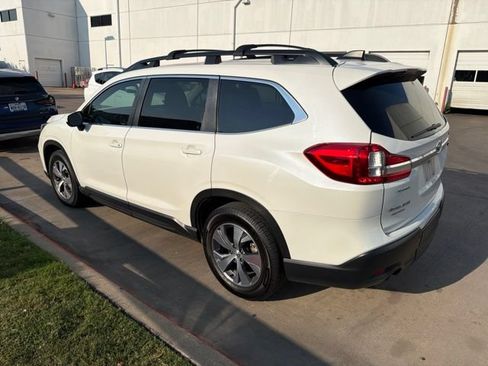 Used 2021 Subaru Ascent Premium w/ Convenience Package AWD/4WD image 3