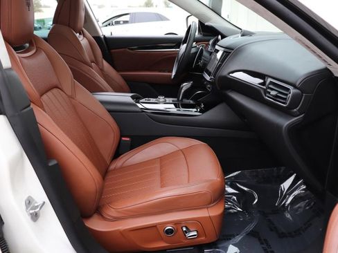 Used 2022 Maserati Levante Modena image 34