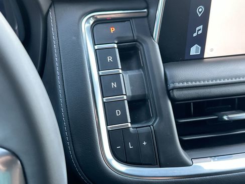 Used 2023 Chevrolet Tahoe Z71 w/ Luxury Package image 20