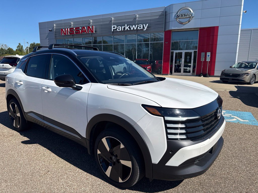Certified 2025 Nissan Kicks SR AWD/4WD image 1