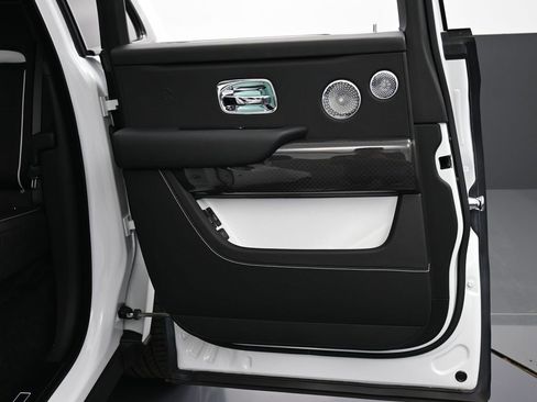 Certified 2021 Rolls-Royce Cullinan Black Badge image 25