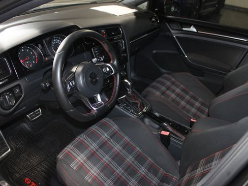 Used 2015 Volkswagen GTI S FWD image 8