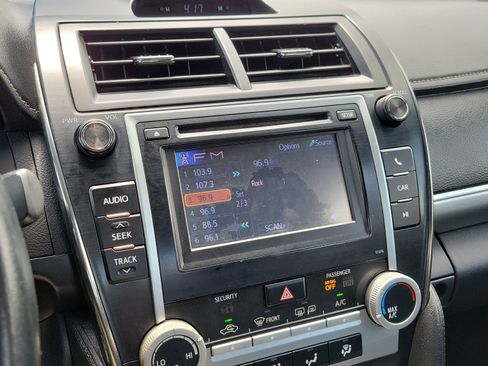 Used 2014 Toyota Camry SE FWD image 29