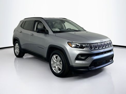 Used 2022 Jeep Compass Latitude w/ Convenience Group image 3