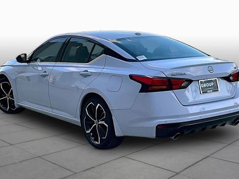 Used 2024 Nissan Altima 2.5 SR FWD image 12
