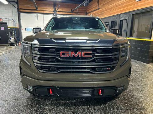 Used 2024 GMC Sierra 1500 AT4 w/ Technology Package AWD/4WD image 7