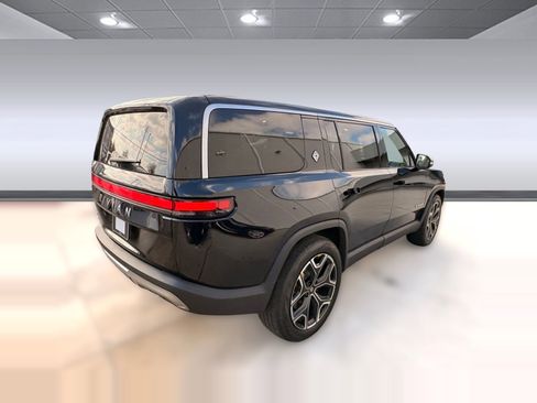Used 2023 Rivian R1S Adventure image 9