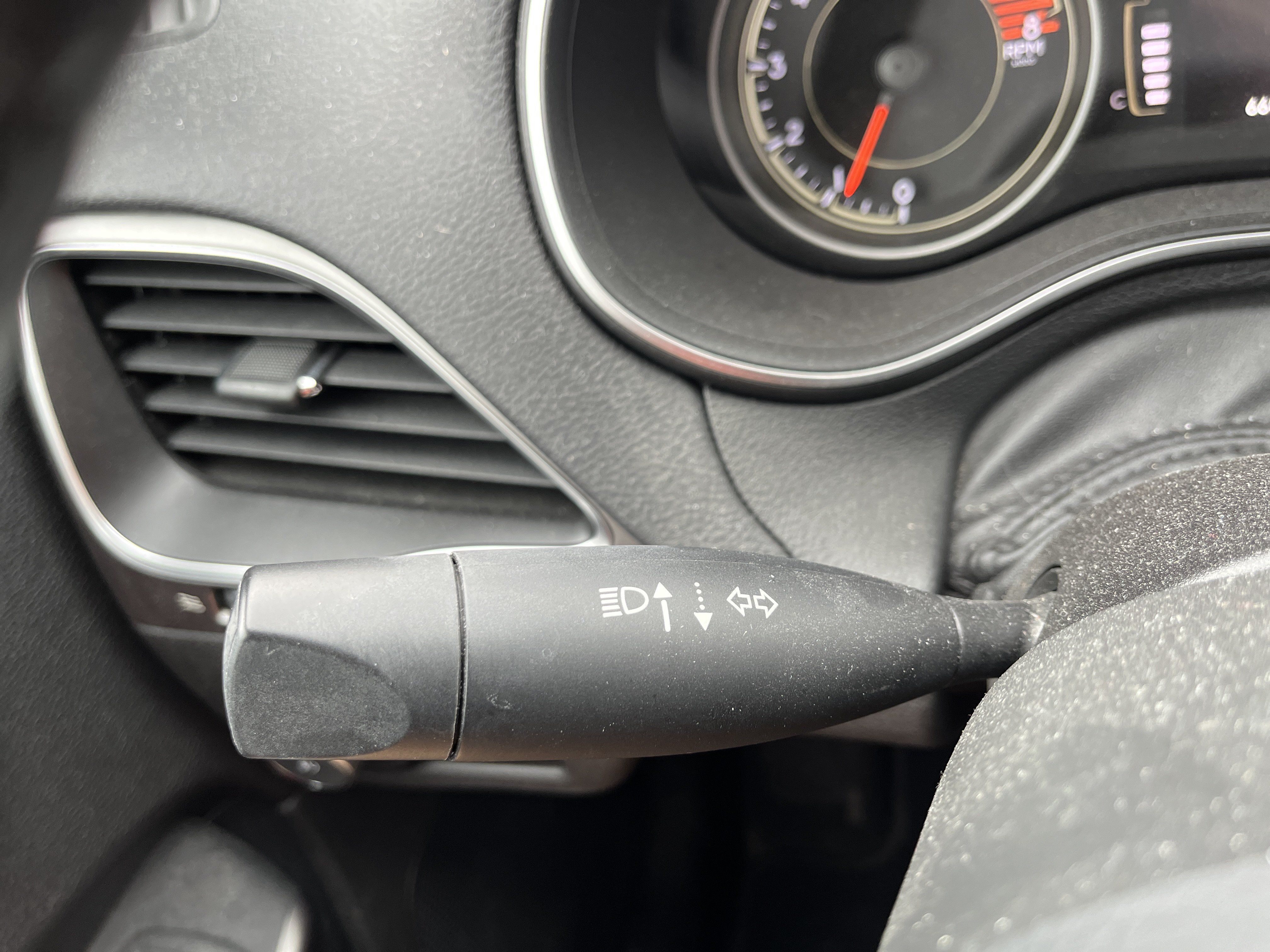 Used 2021 Jeep Cherokee Latitude Lux w/ Trailer Tow Group AWD/4WD image 23