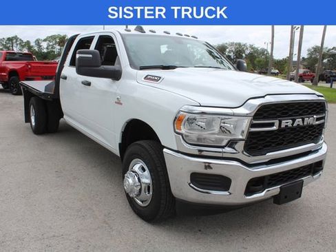 Used 2024 RAM 3500 Tradesman w/ Chrome Appearance Group image 13