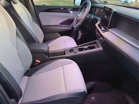 New 2026 Volkswagen Tiguan SE R-Line image 20