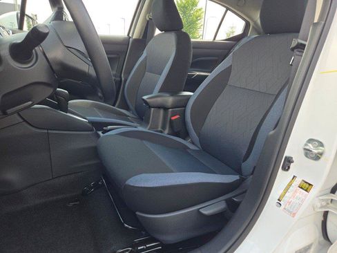 Used 2025 Nissan Versa SV FWD image 19