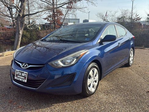 Used 2016 Hyundai Elantra SE image 11