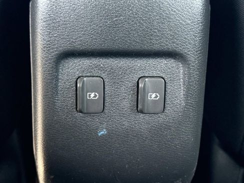 Used 2022 Nissan Kicks SV FWD image 16