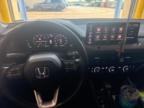 Used 2024 Honda Accord Touring image 4