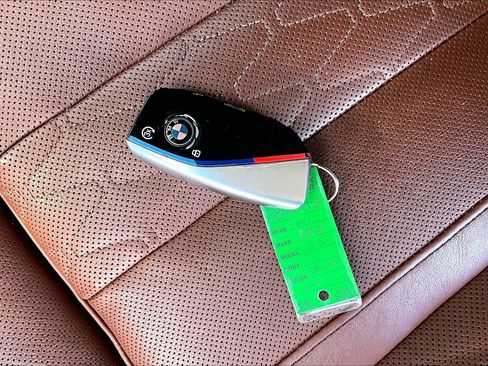 Used 2024 BMW X5 sDrive40i w/ M Sport Package RWD image 11
