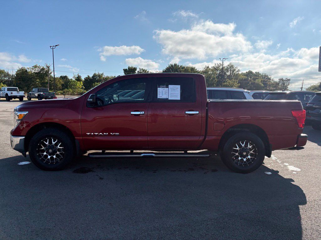 Used 2018 Nissan Titan SV w/ SV Convenience Package RWD image 4