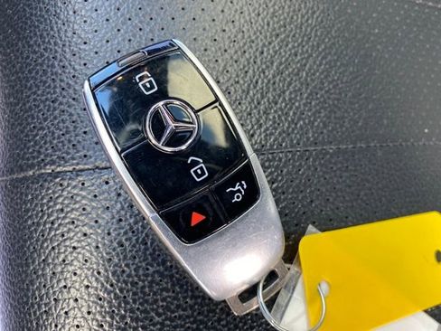 Used 2017 Mercedes-Benz E 300 E 300 image 22