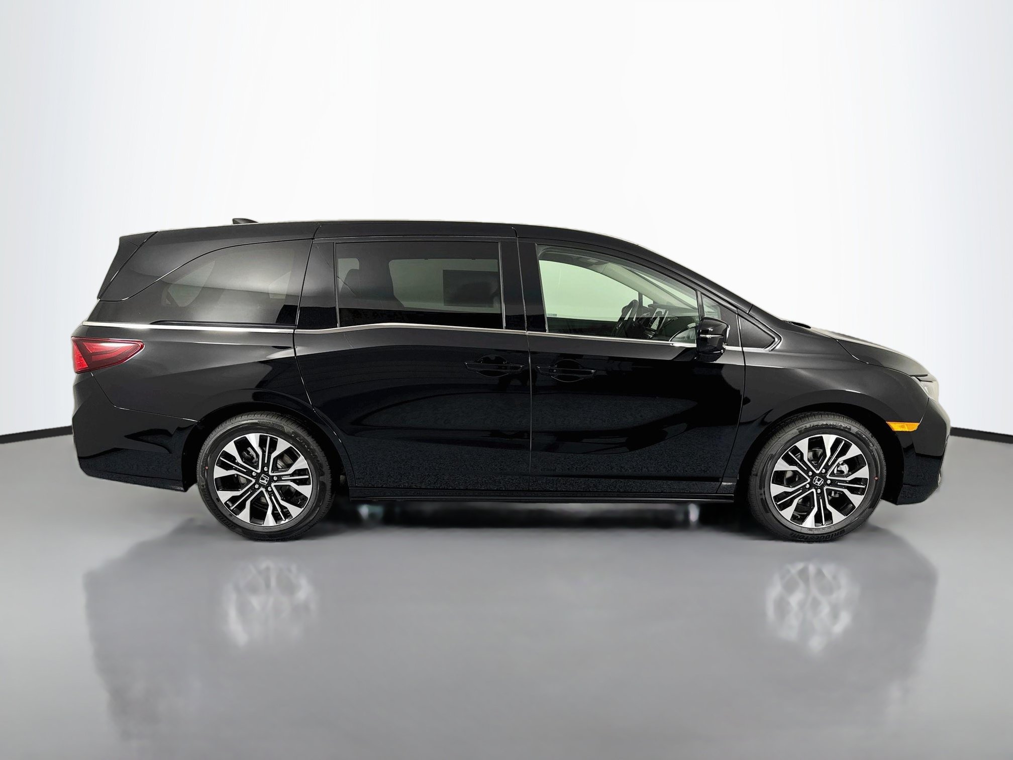 New 2027 Honda Odyssey Elite image 4