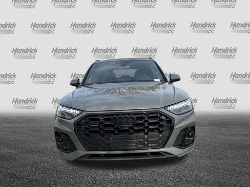 Used 2023 Audi Q5 2.0T Prestige w/ Prestige Package image 3