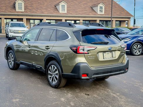 Used 2023 Subaru Outback Premium image 12