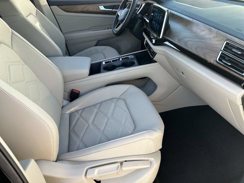 New 2026 Volkswagen Atlas SE FWD image 8
