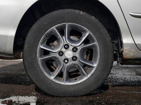 Used 2005 Toyota Sienna XLE image 11