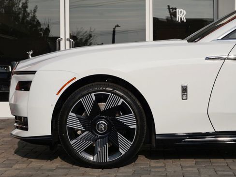 Certified 2024 Rolls-Royce Spectre image 12