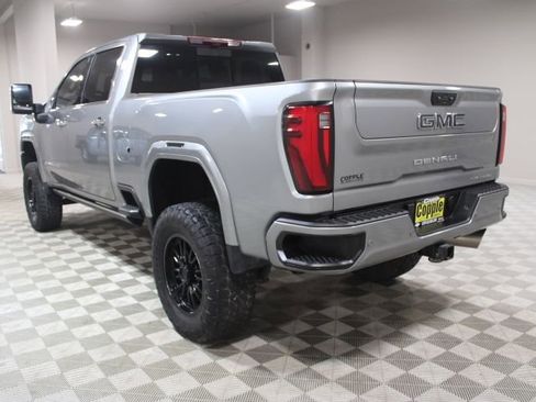 Used 2024 GMC Sierra 2500 Denali Ultimate AWD/4WD image 7