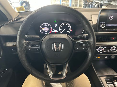 Used 2024 Honda CR-V LX image 9