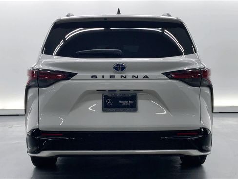 Used 2024 Toyota Sienna XSE image 3