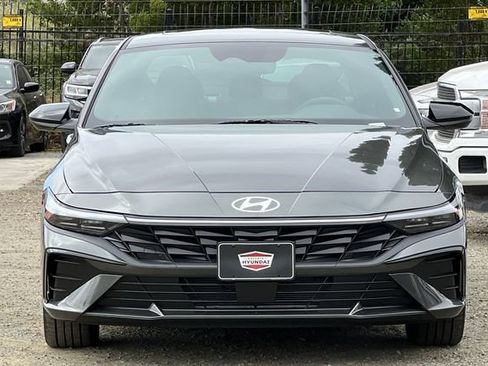 New 2026 Hyundai Elantra SEL Sport Premium FWD image 3