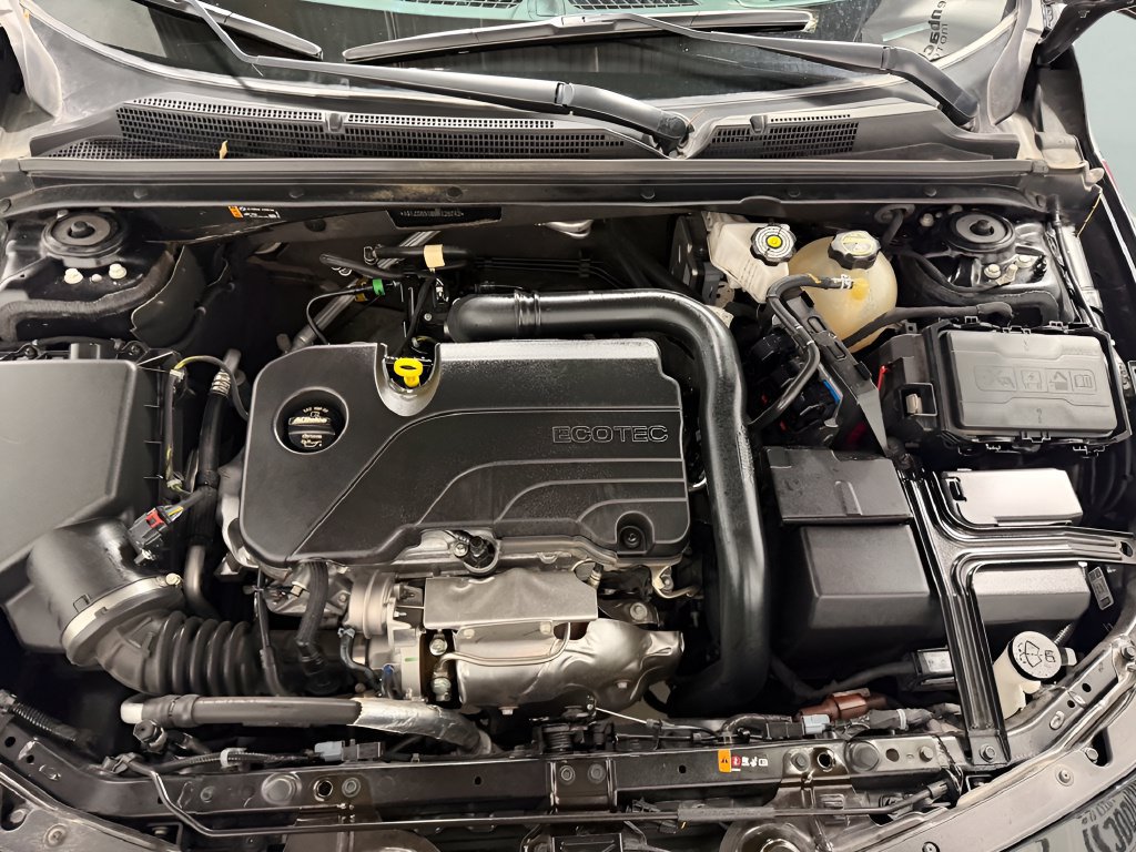 Used 2025 Chevrolet Malibu LT FWD image 8