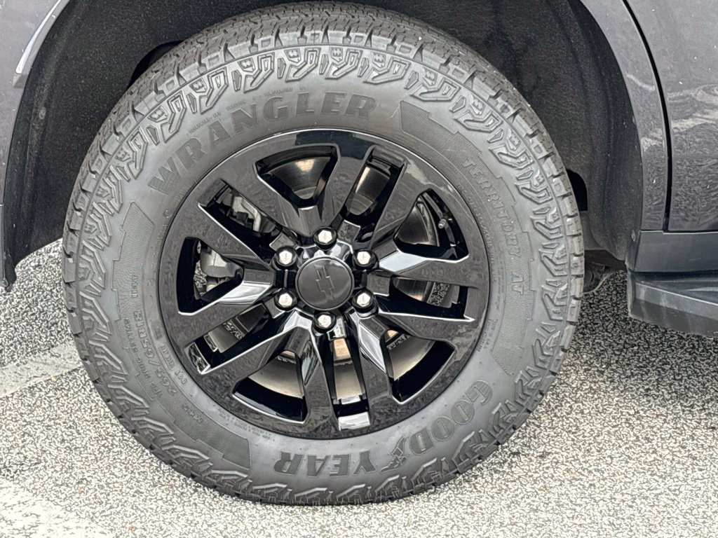 Used 2024 Chevrolet Tahoe LT RWD image 32