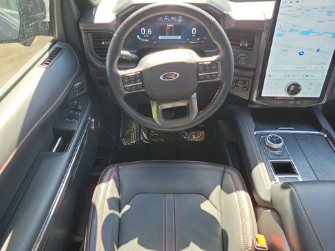 Used 2023 Ford Expedition Limited image 16