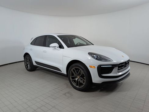 Certified 2025 Porsche Macan Turbo AWD/4WD image 6