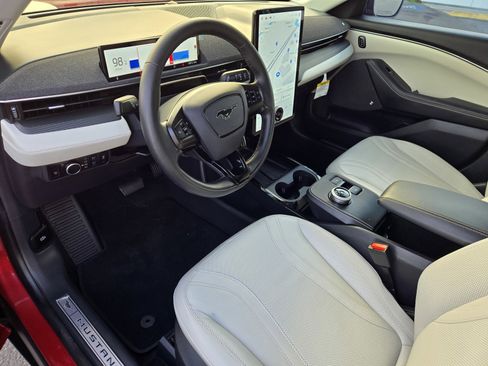 Used 2023 Ford Mustang Mach-E Premium image 9