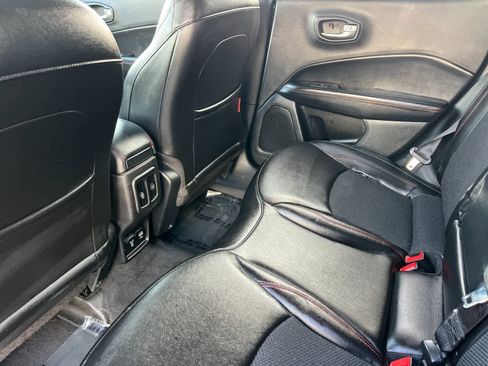 Used 2019 Jeep Compass Trailhawk image 4