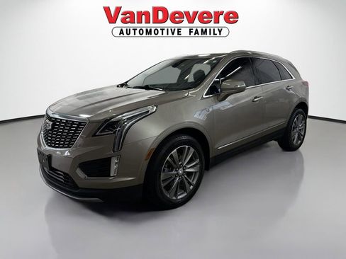 Used 2022 Cadillac XT5 Premium Luxury w/ LPO, Floor Liner Package AWD/4WD image 5