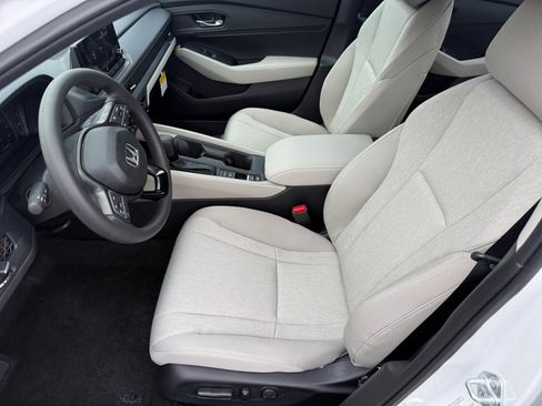 New 2025 Honda Accord SE image 30