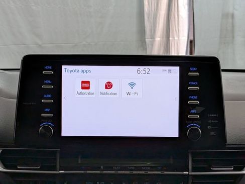 Used 2022 Toyota Sienna XLE w/ XLE Plus Package FWD image 32
