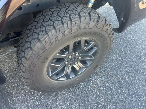 Used 2018 Ford F150 XLT w/ Equipment Group 302A Luxury image 7